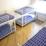 Gloria Hostal *
