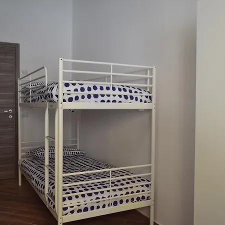 Gloria Hostal